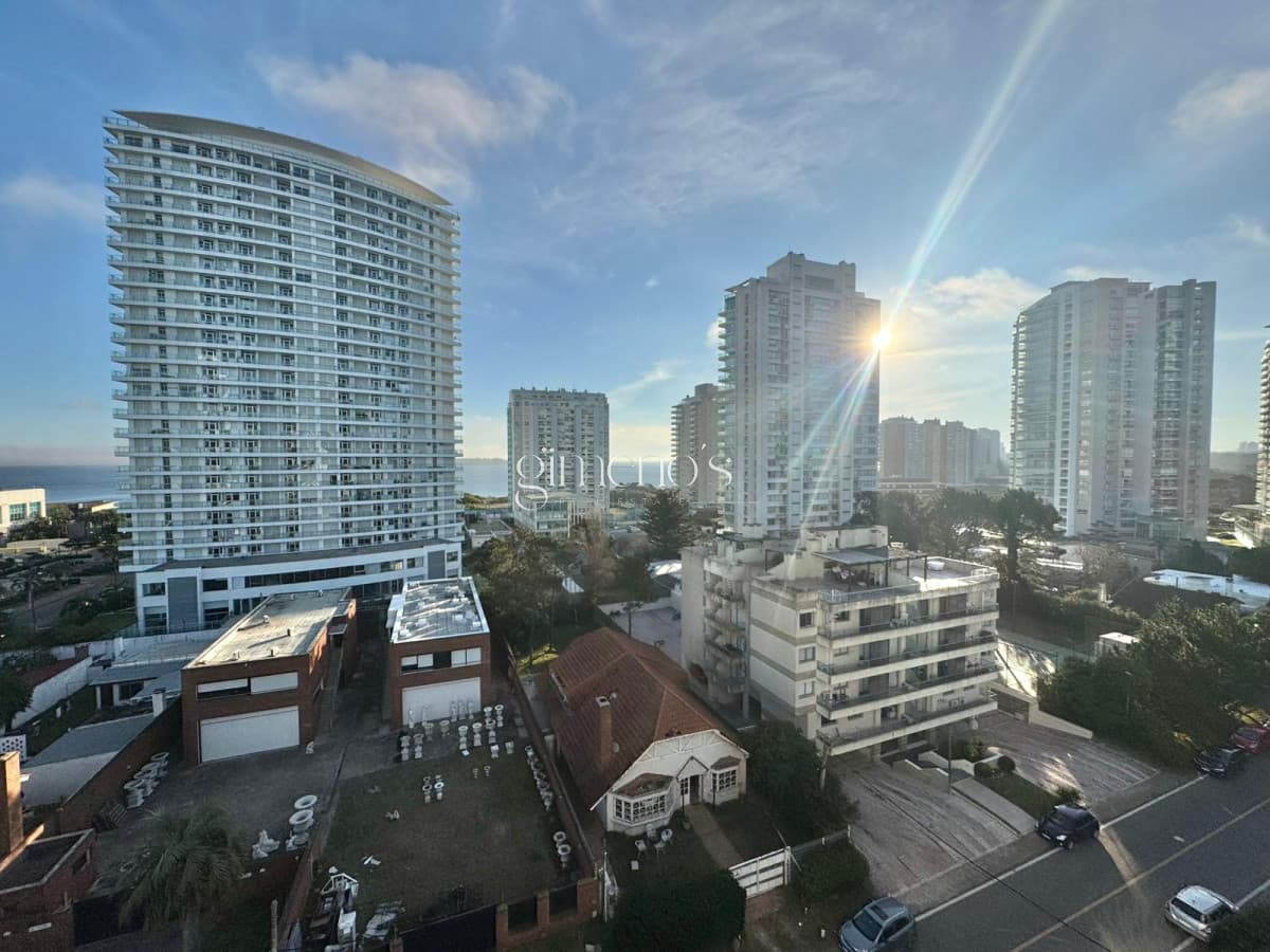 Venta apartamento 2 dormitorios en Playa Mansa, Punta del Este