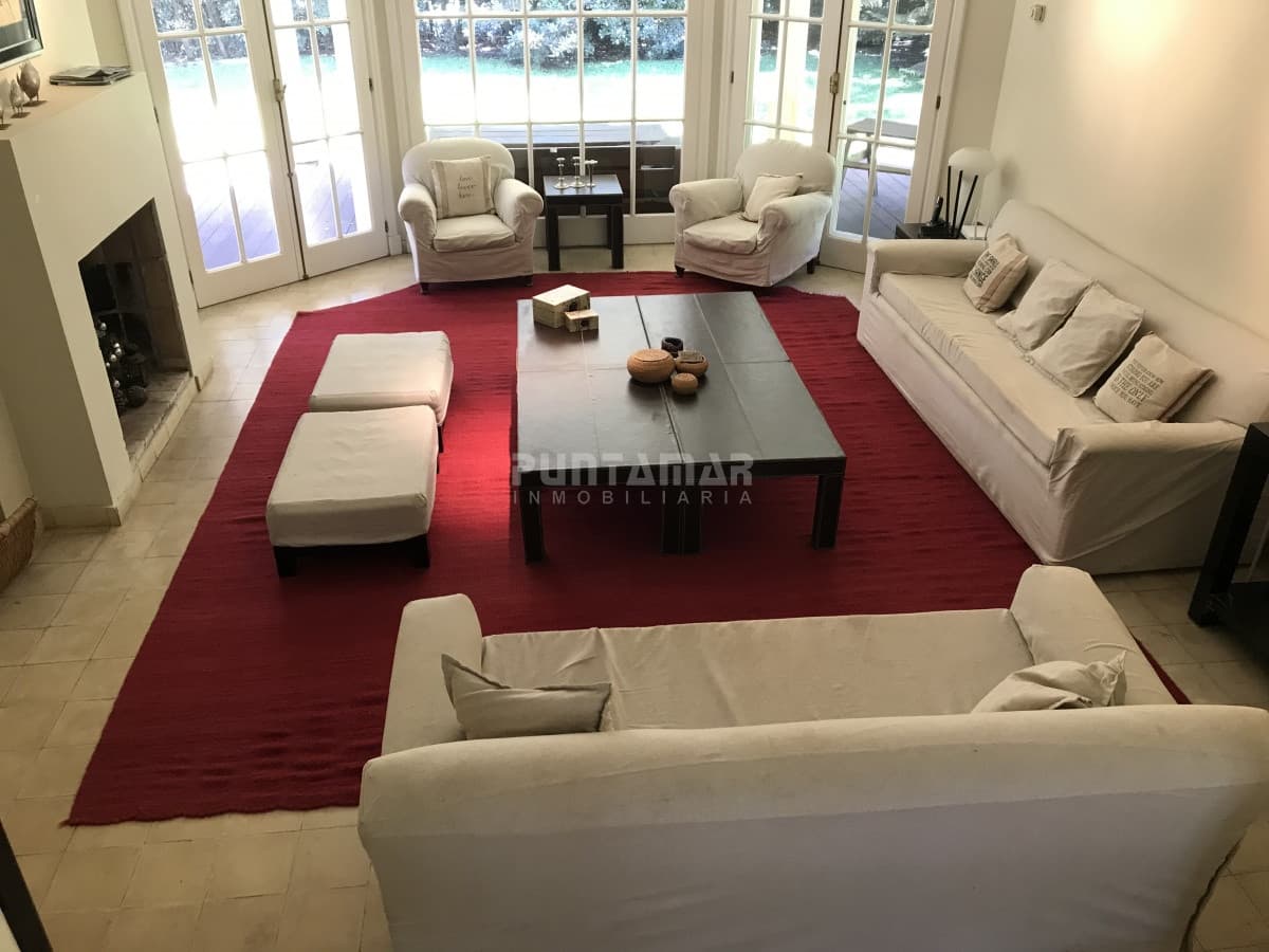 Casa ID.212248 - Venta de casa en Laguna Blanca 4 dormitorios