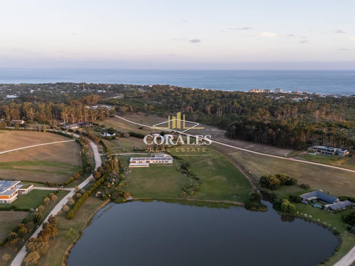 Terreno a la venta en Manantiales , Barrio Privado Laguna Estate