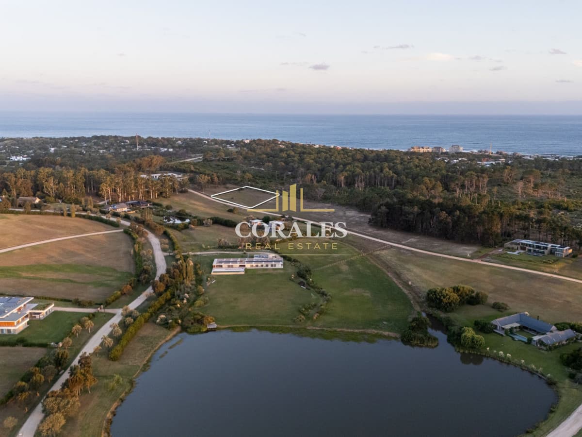 Terreno a la venta en Manantiales , Barrio Privado Laguna Estate