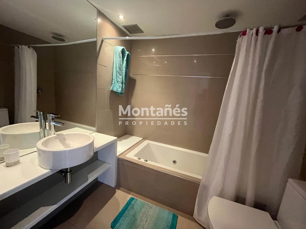Apartamento ID.10487 - Amplio, frente al mar y con servicio de playa, 3 dormitorios en suite.