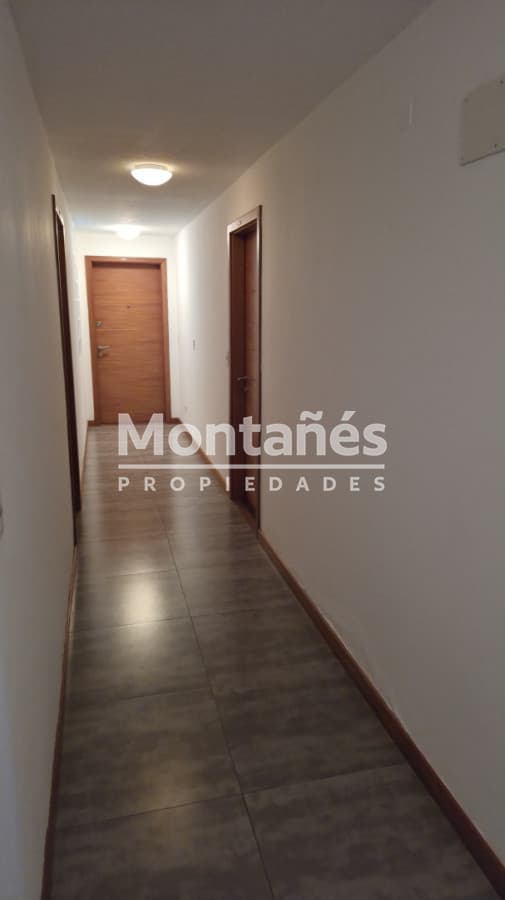 Apartamento ID.10659 - Venta; 1 dorm.+ Cochera y Terraza con parrillero.