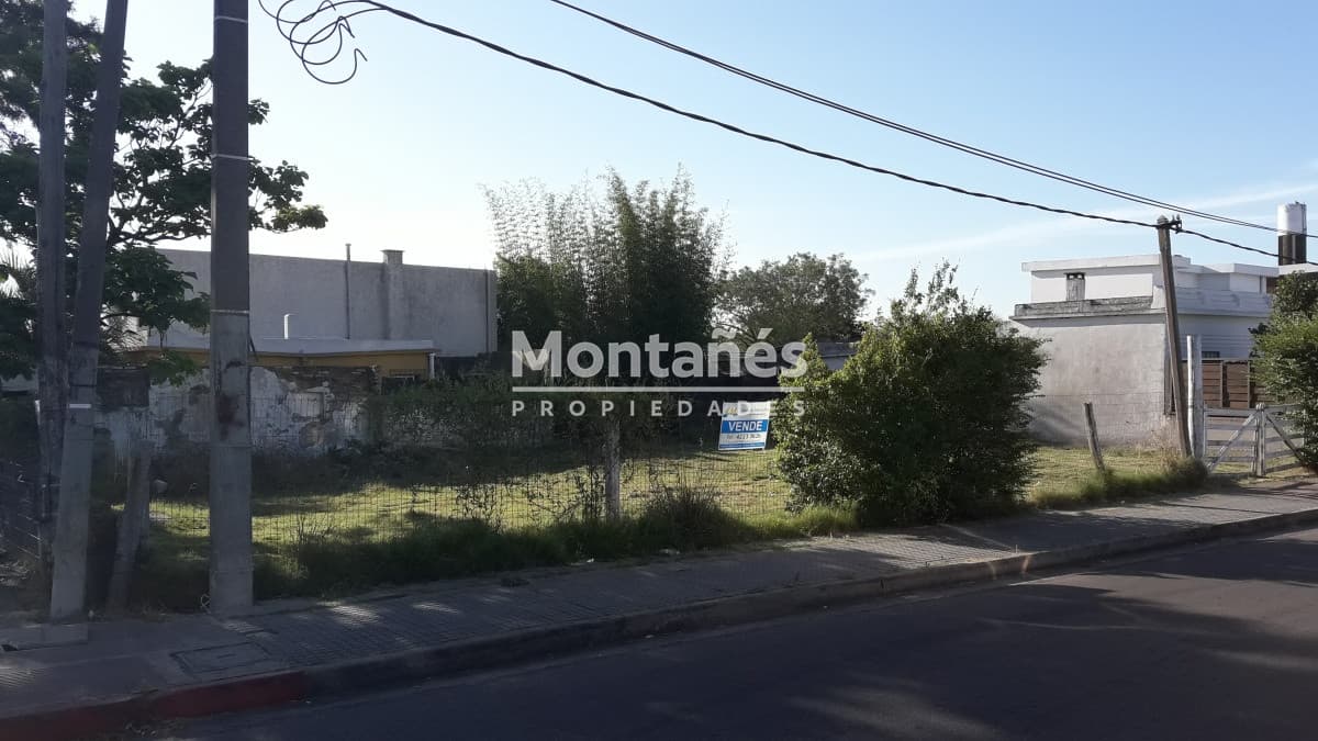 Terreno ID.10080 - 🚀 Oportunidad en Esquina VENTA - Av. Lavalleja y Román Guerra