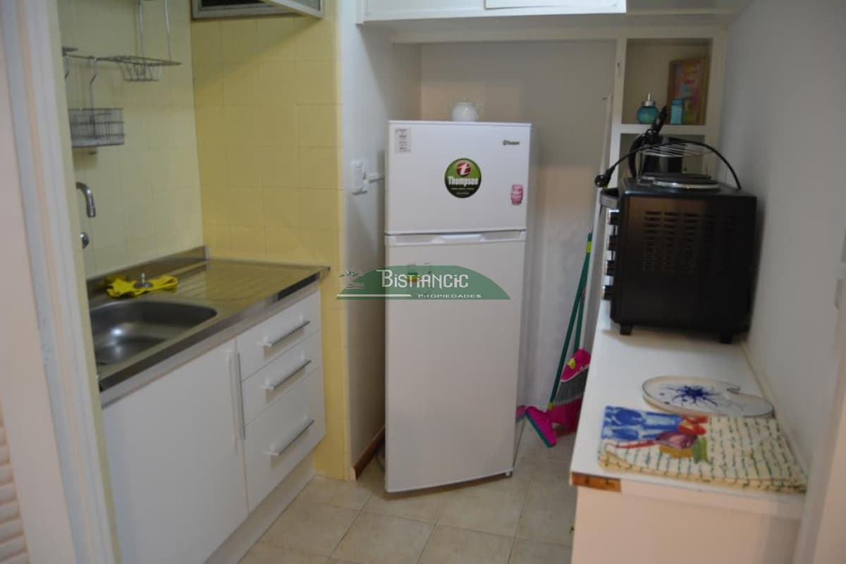 Apto Reciclado a pasos de Gorlero y de la playa.