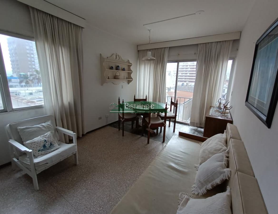 Península, apto de 1 dormitorio, baño, cocina, living comedor, ascensor. Precio de Venta US$ 115.000.