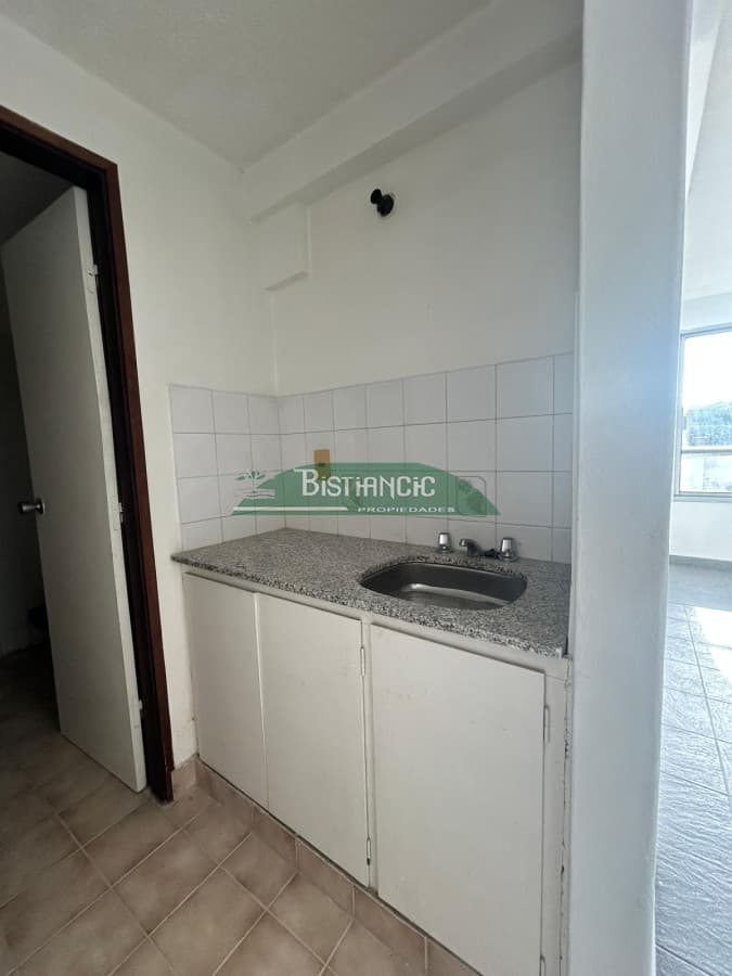 Departamento en plaza de Maldonado, 40 m2 Ideal para EstudioOficina