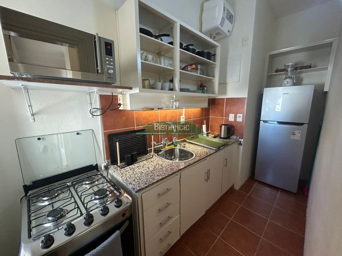 Alquiler invernal en Peninsula, Punta del este. 2 dorm,2 baños, con cochera, wifi y servicio de mucama.