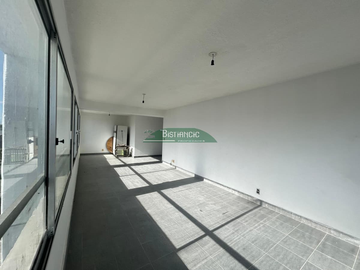 Departamento en plaza de Maldonado, 40 m2 Ideal para EstudioOficina