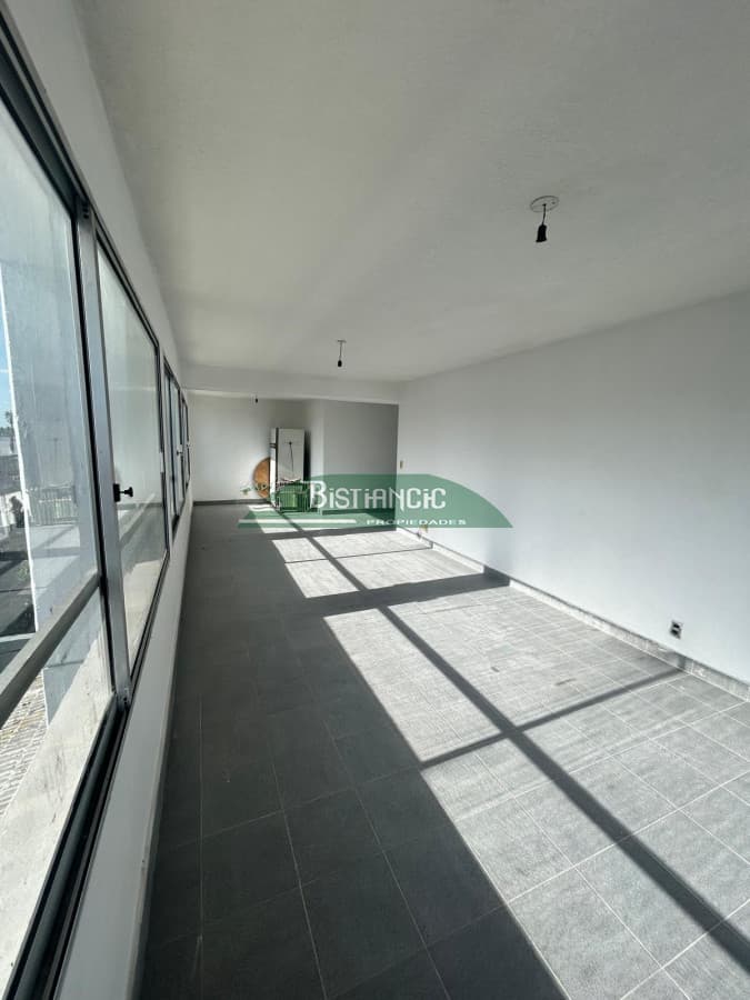 Departamento en plaza de Maldonado, 40 m2 Ideal para EstudioOficina