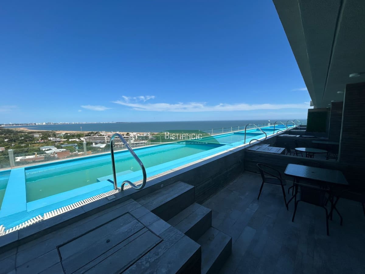 Hermoso Depto en venta, en Punta Ballena. Con las mejores vistas