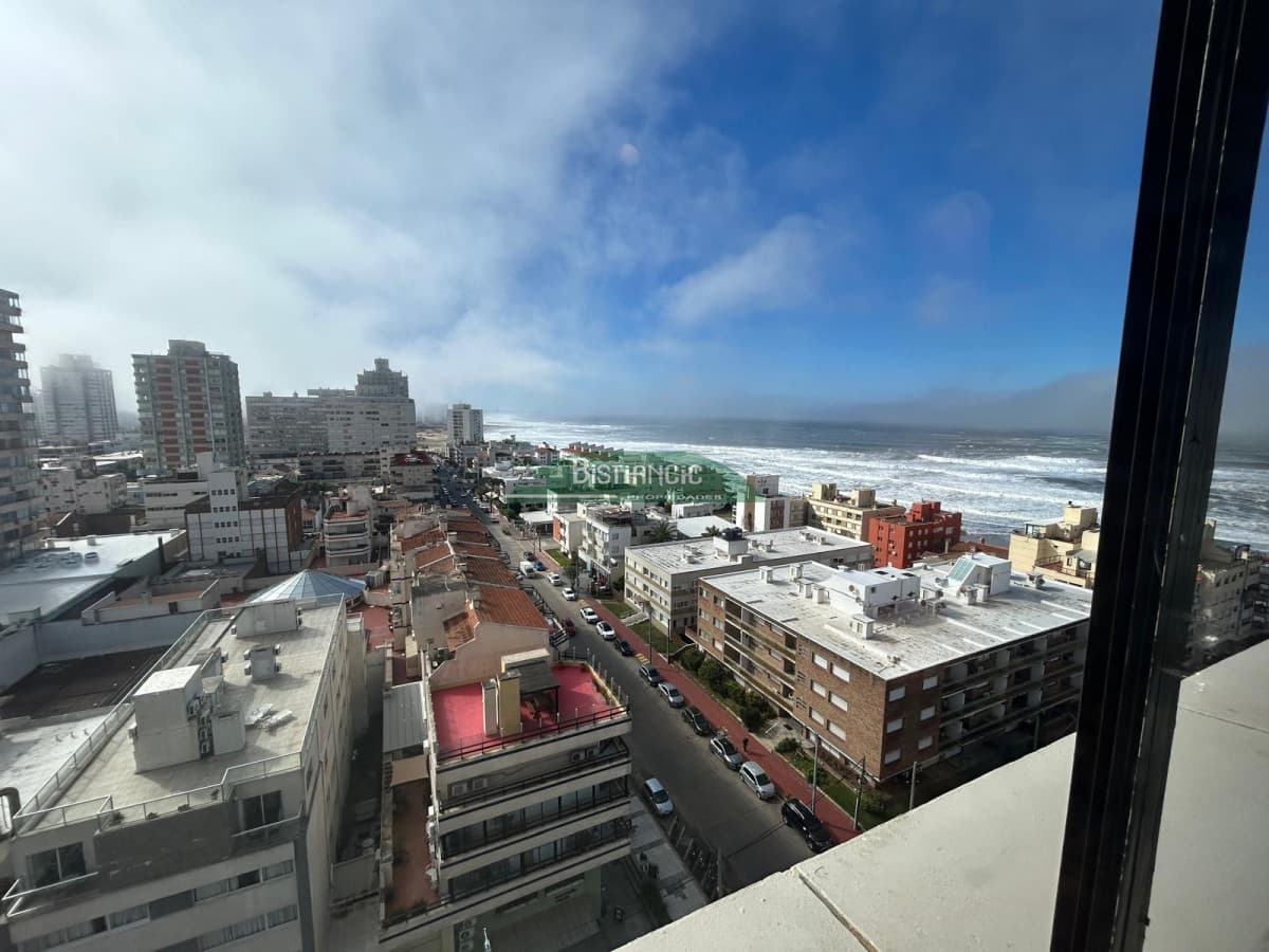 Peninsula, venta de depto de categoría con calefacción, con vista 2 dorm 2 baños + serv, mucamas garage