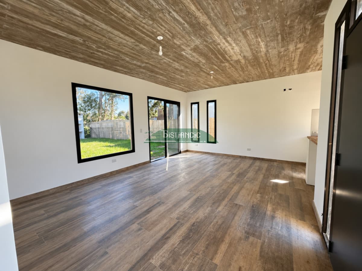 Casa a estrenar en barrio privado, construcción tradicional, 2 dorm 2 baños 310 m2 de terreno