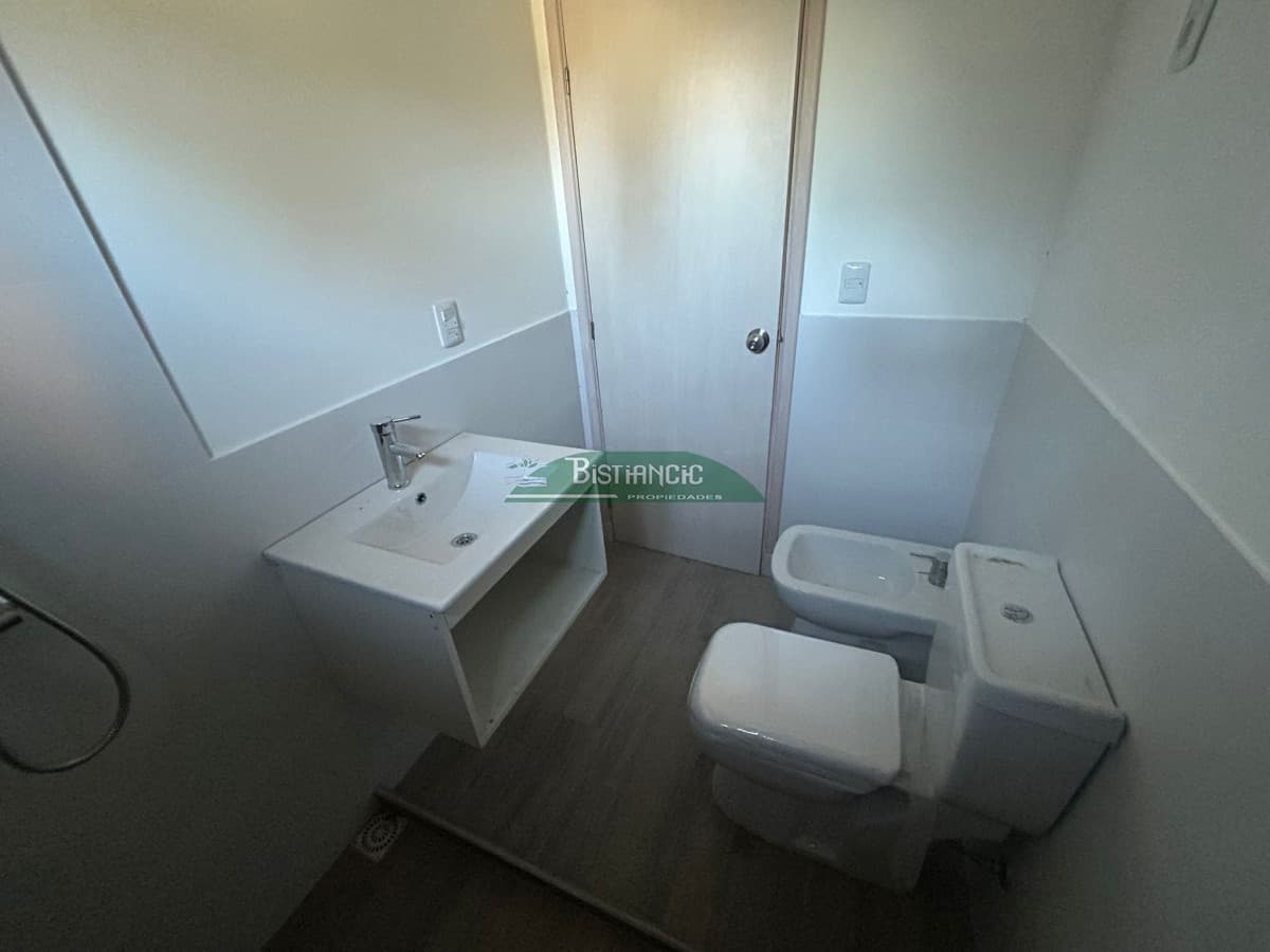 Casa a estrenar en barrio privado, construcción tradicional, 2 dorm 2 baños 310 m2 de terreno