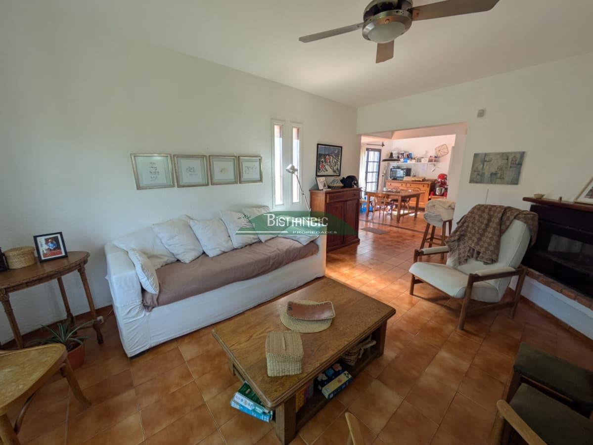 Hermosa casa en Pinares, 3 dorm, 3 baños, barbacoa, cerca del mar U$S 270.000