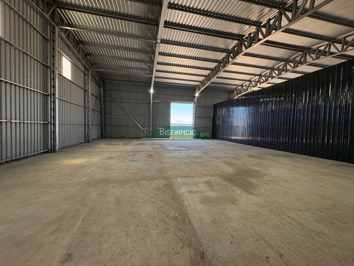 Galpon próximo a ruta 39, 300 m2 con oficina y baño, cerco perimetral, etc. Alquiler US$ 2400