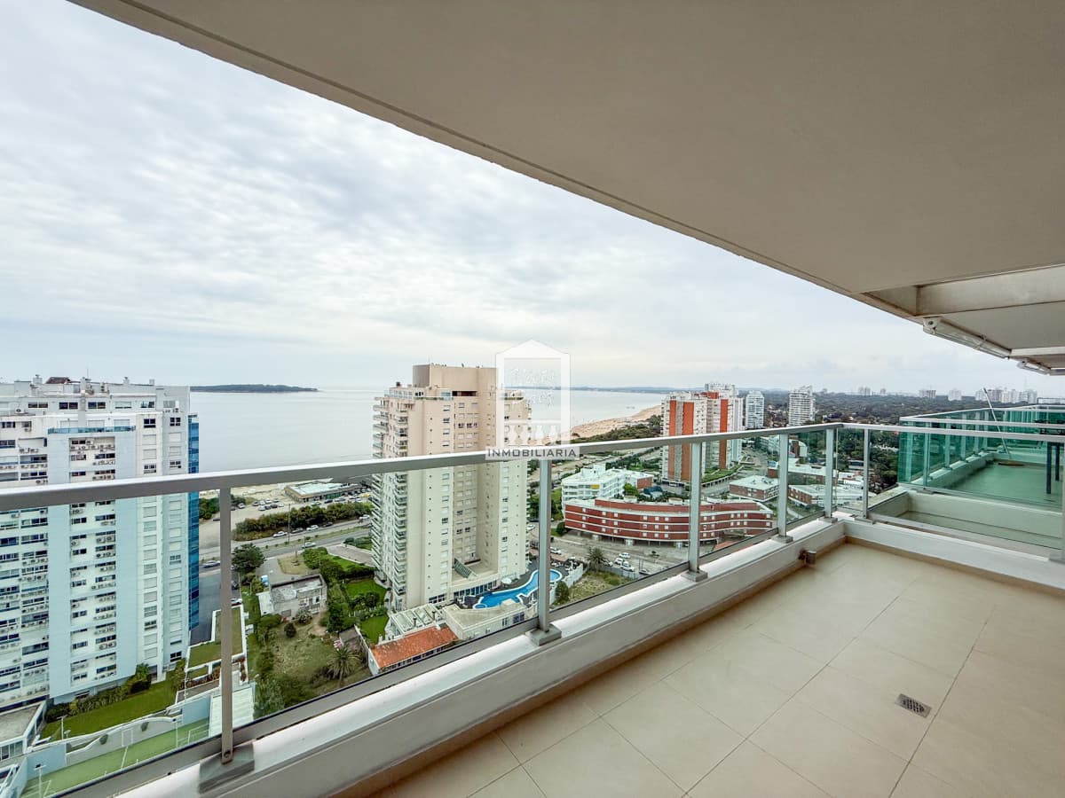 VENTA APARTAMENTO SEGUNDA LINEA 2 DORMITORIOS 2 BAÑOS PISO ALTO PLAYA MANSA A 1 CUADRA DEL MAR TODOS LOS SERVICIOS