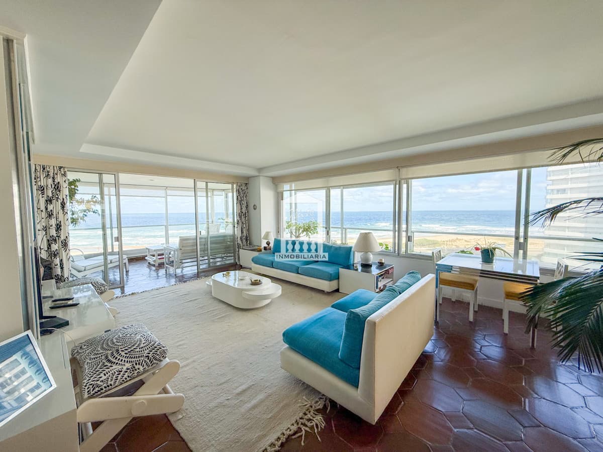 VENTA APARTAMENTO PRIMERA LINEA BRAVA 4 DORMITORIOS Y SERVICIO COMPLETO GRAN PLANTA VISTA DIRECTA A LA BRAVA