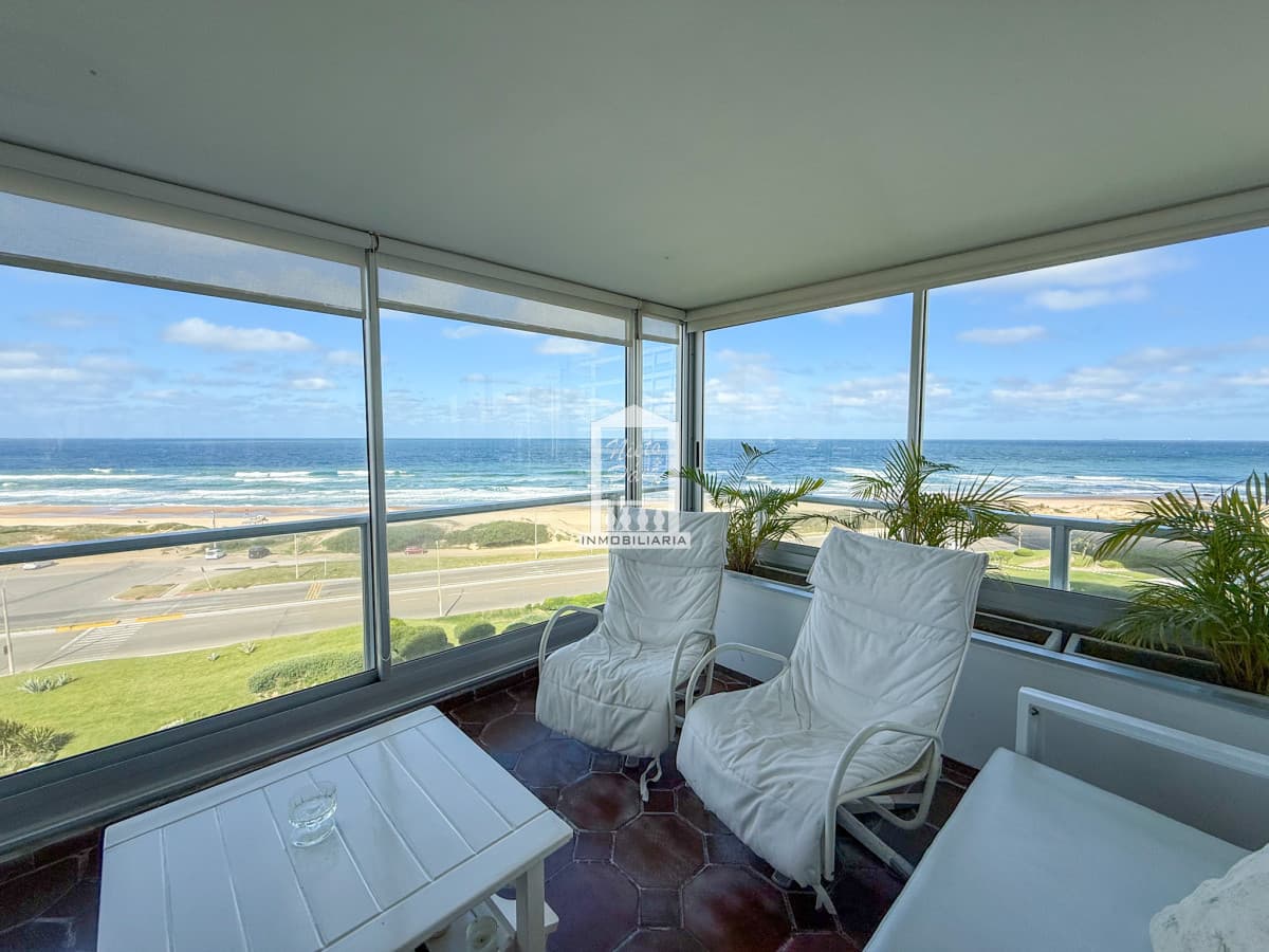 VENTA APARTAMENTO PRIMERA LINEA BRAVA 4 DORMITORIOS Y SERVICIO COMPLETO GRAN PLANTA VISTA DIRECTA A LA BRAVA