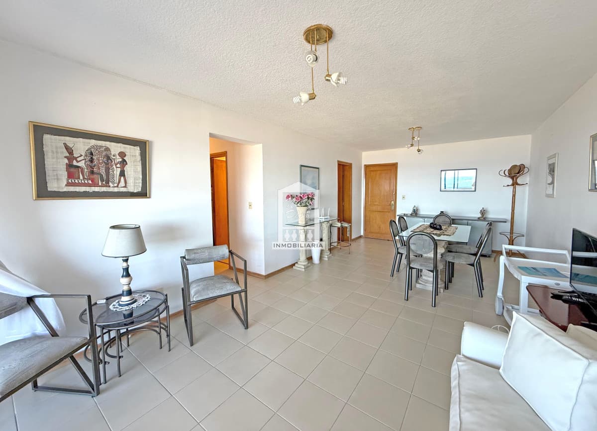 VENTA OPORTUNIDAD 2 DORMITORIOS 2 BAÑOS 1 SUITE PRIMERA LINEA PLAYA BRAVA FRENTE AL MAR AMPLIO APARTAMENTO EXCELENTE CONSTRUCCION