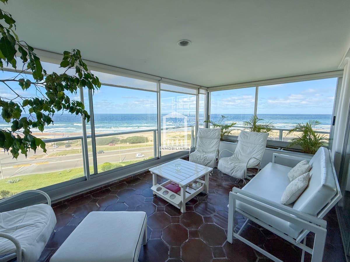 VENTA APARTAMENTO PRIMERA LINEA BRAVA 4 DORMITORIOS Y SERVICIO COMPLETO GRAN PLANTA VISTA DIRECTA A LA BRAVA