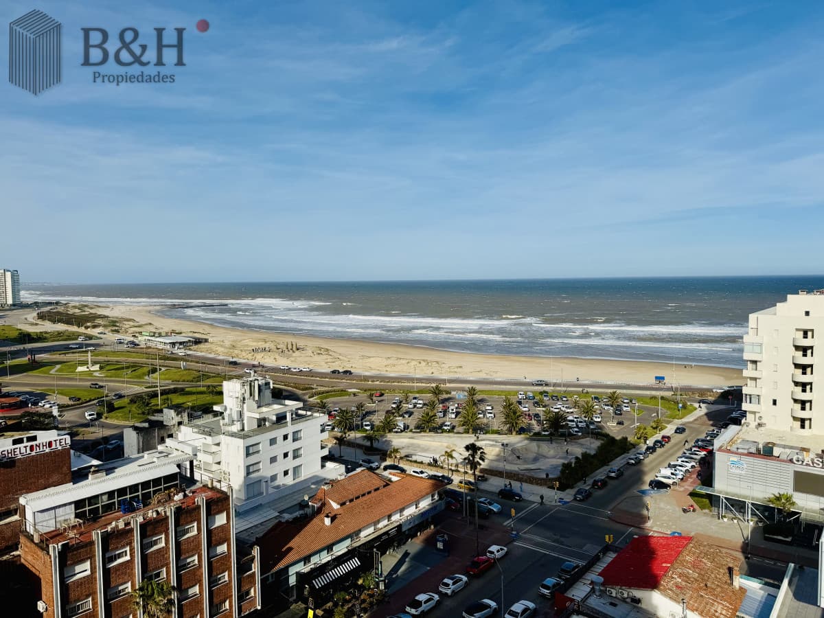 Apartamento con vista al mas a pasos del puerto disponible en alquiler temporal