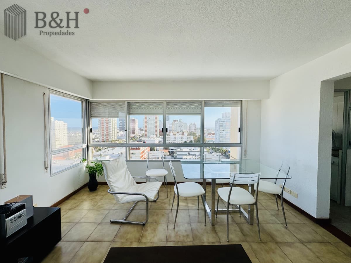 Apartamento con vista al mas a pasos del puerto disponible en alquiler temporal