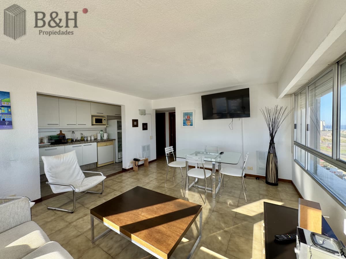 Apartamento con vista al mas a pasos del puerto disponible en alquiler temporal