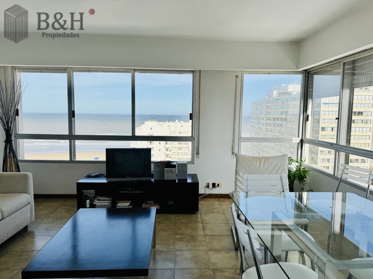 Apartamento con vista al mas a pasos del puerto disponible en alquiler temporal