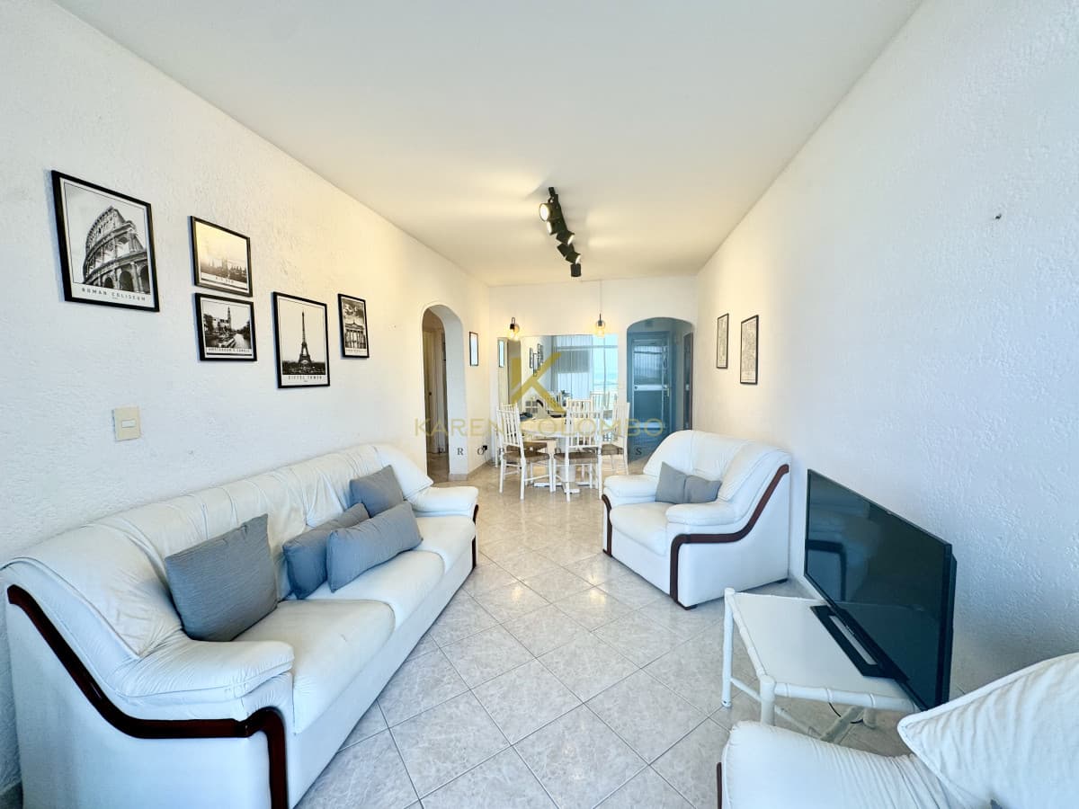 Apartamento de 2 domritorios en venta, 1ra linea de playa brava!