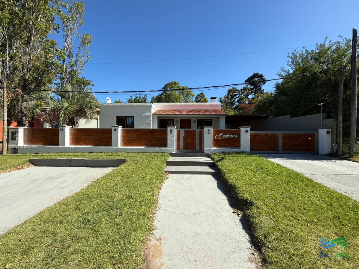 Casa 4 dormitorios en alquiler con piscina, Pinares, Punta del Este