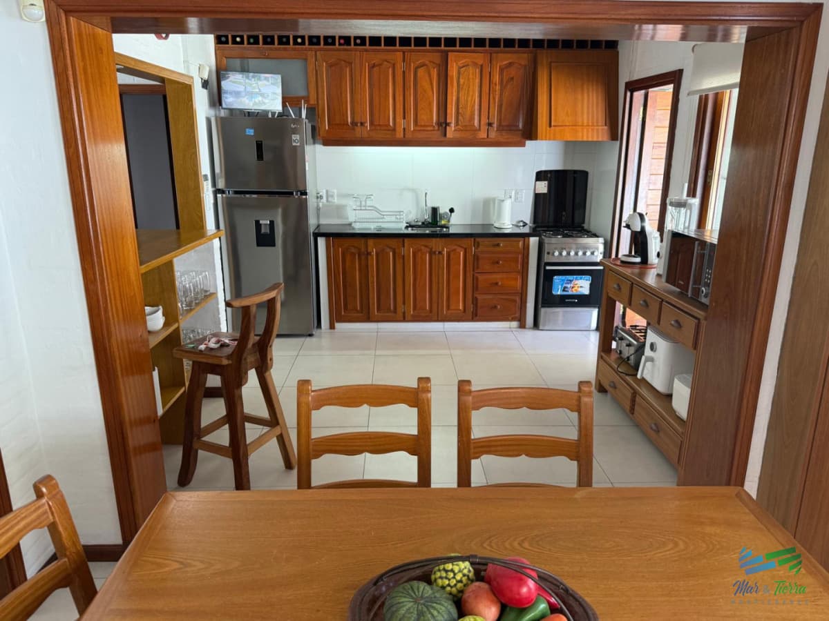 Casa 4 dormitorios en alquiler con piscina, Pinares, Punta del Este