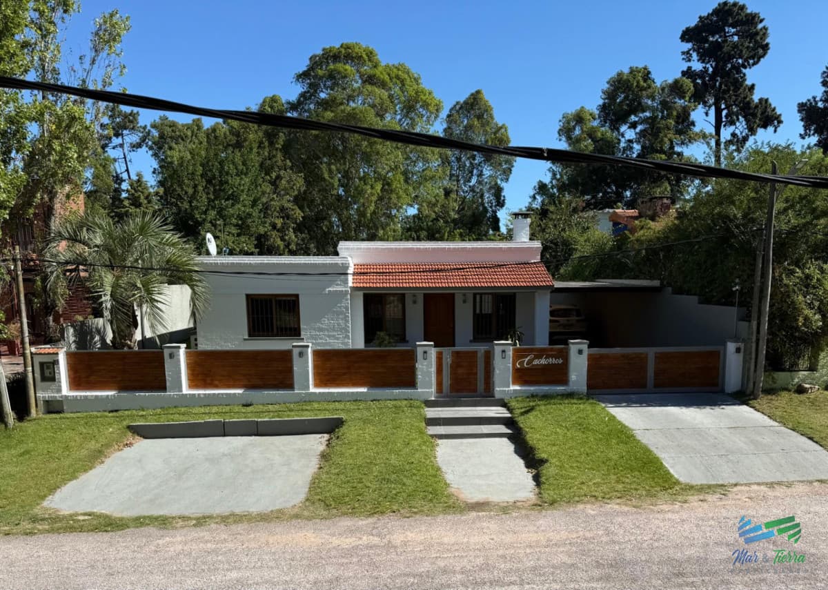 Casa 4 dormitorios en alquiler con piscina, Pinares, Punta del Este