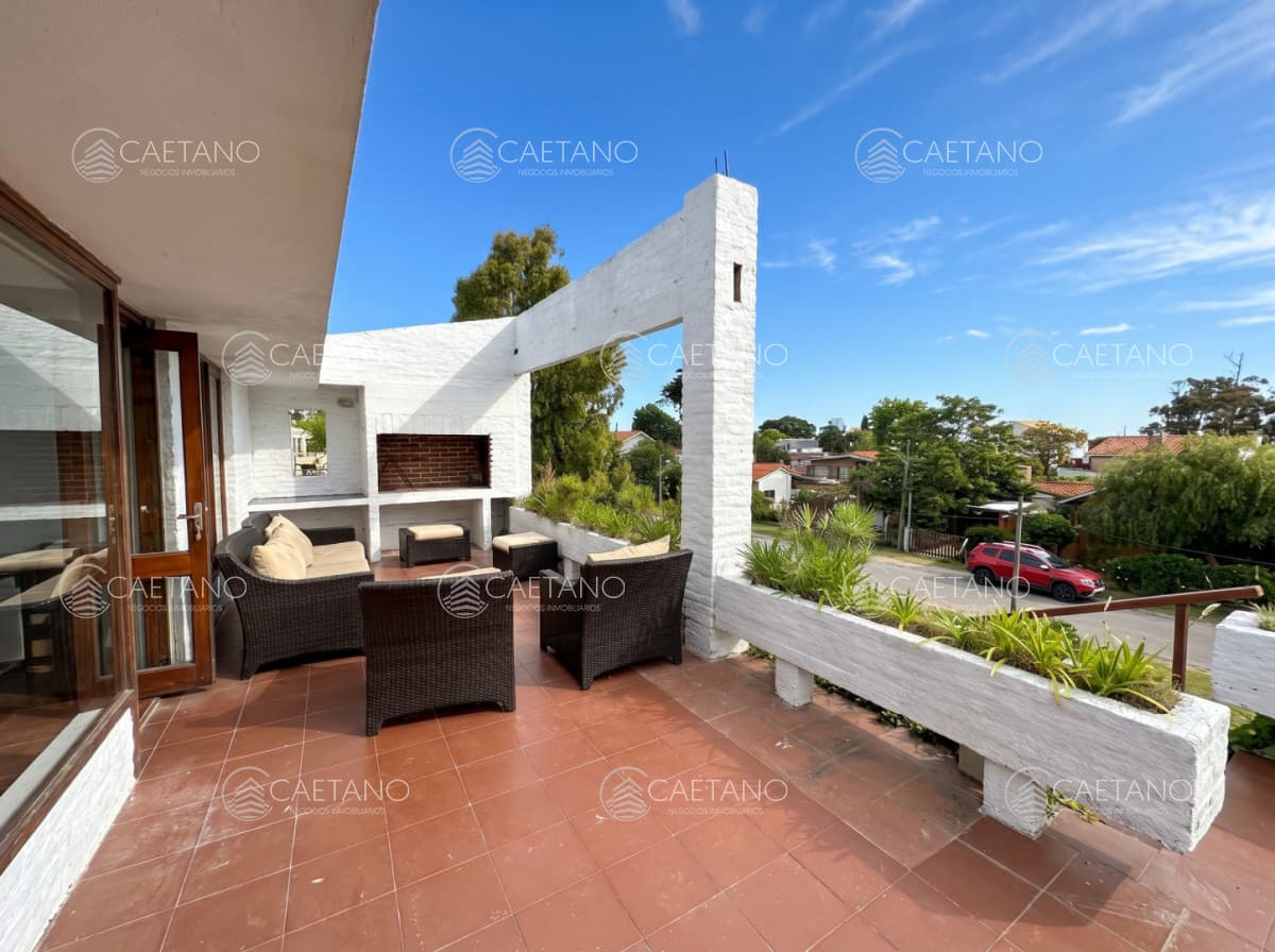 Gran casa a 2 cuadras del mar