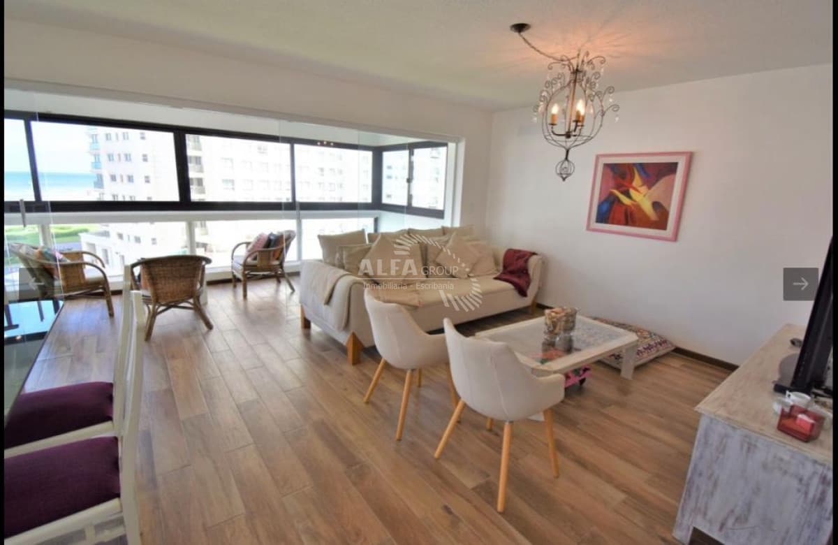 Apartamento de 3 dormitorios en Venta en Playa Brava