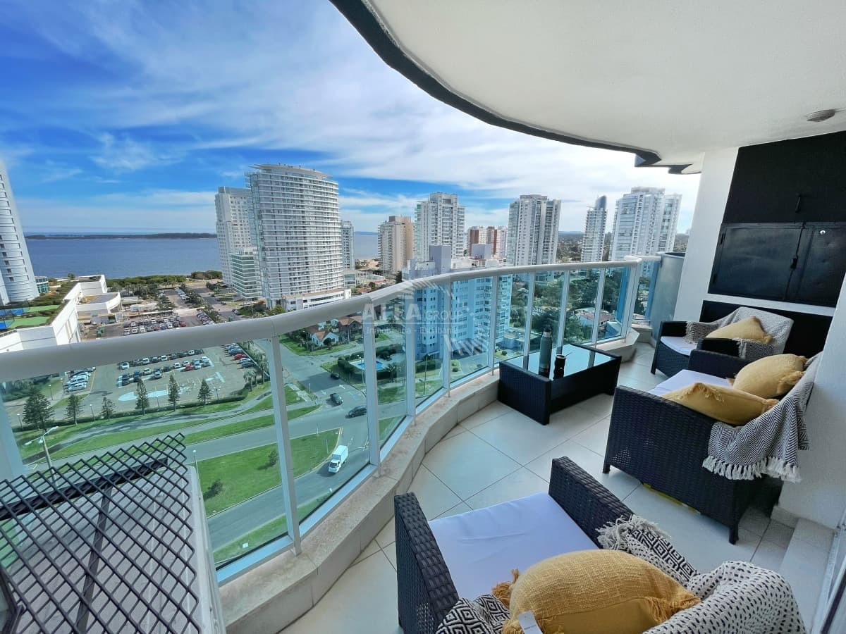 Hermoso apartamento con vista al mar en Playa Mansa