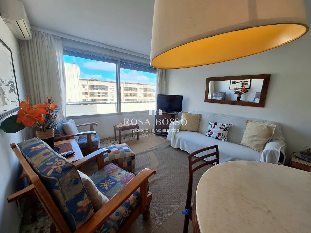 Apartamento en venta 1 dormitorio con garaje Península Punta del Este