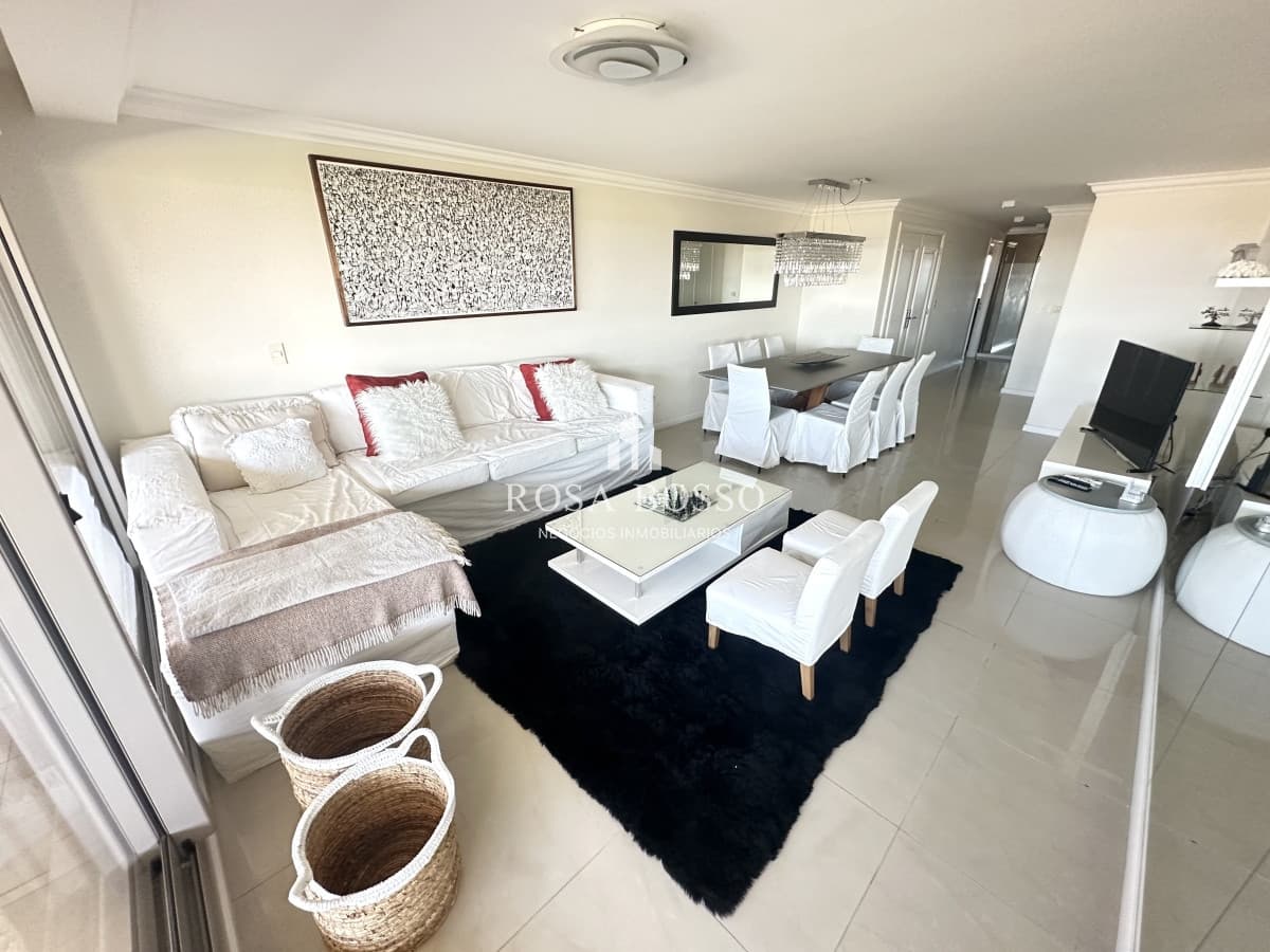 Apartamento en torre de primera categoría