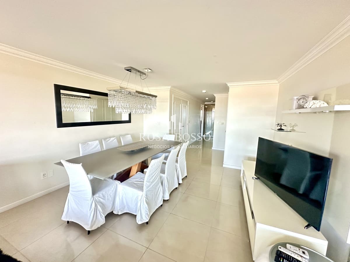 Apartamento en torre de primera categoría