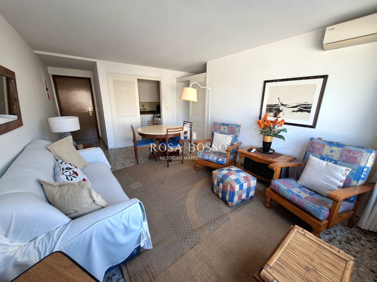 Apartamento en venta 1 dormitorio con garaje Península Punta del Este