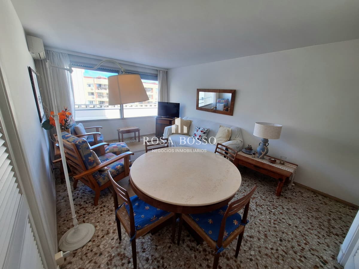 Apartamento en venta 1 dormitorio con garaje Península Punta del Este