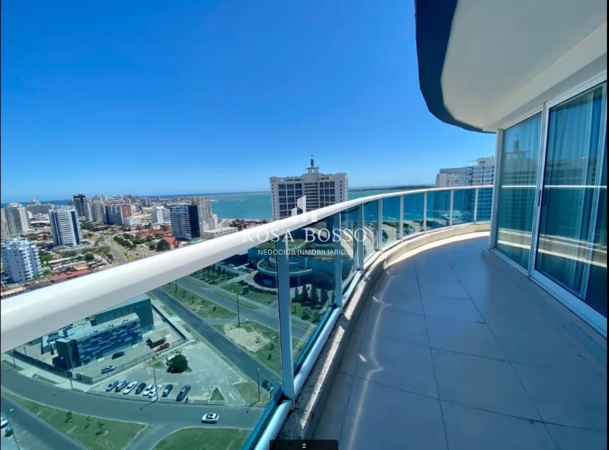 Apartamento Venta 3 dormitorios y dependencia Mansa Punta del Este
