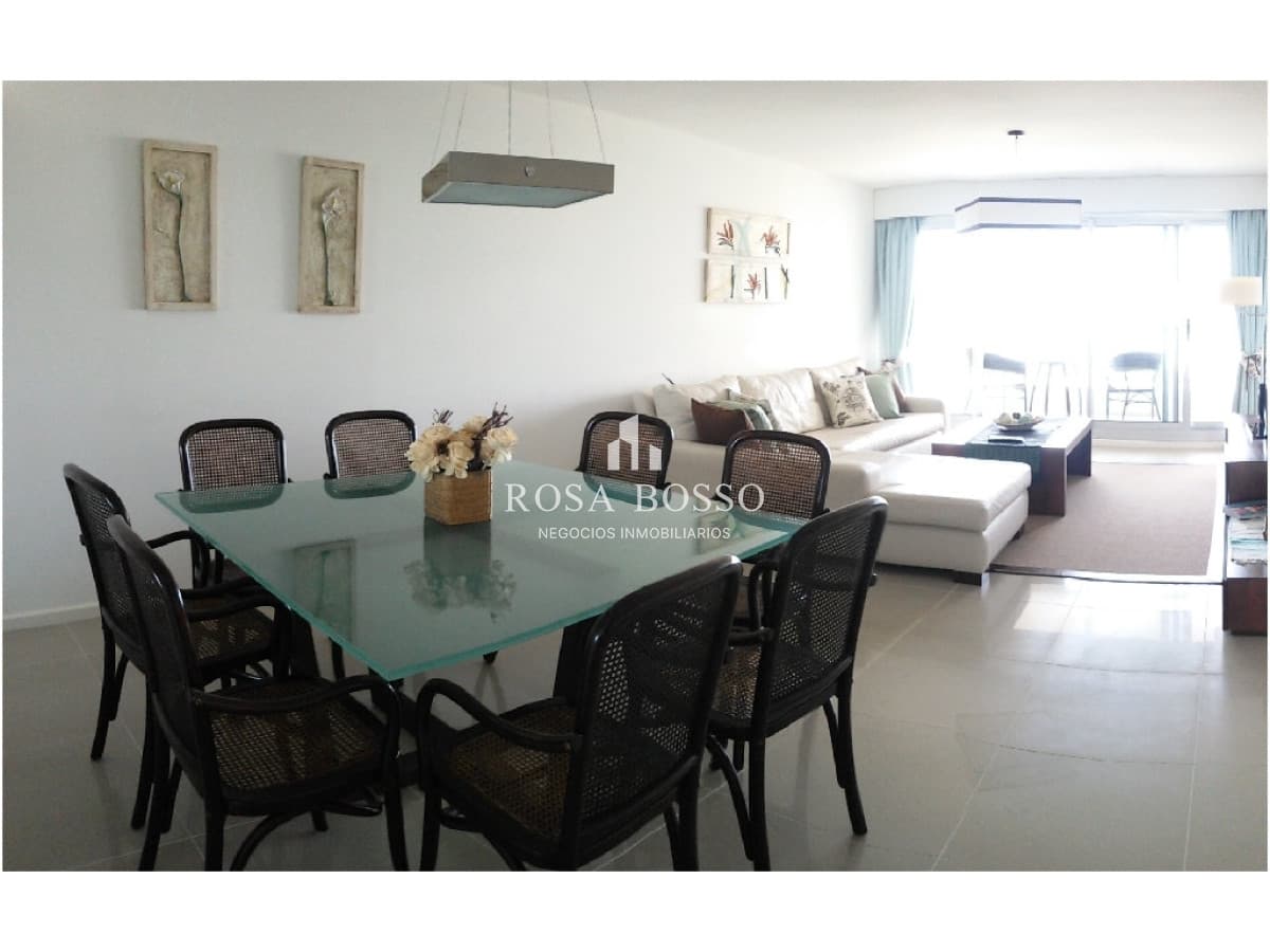 Apartamento de categoría a pasos Del Mar