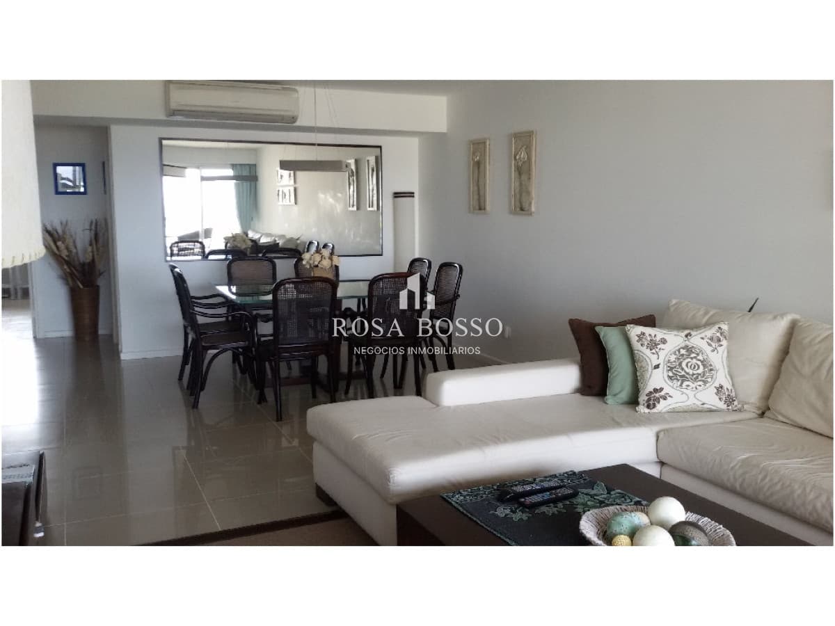 Apartamento de categoría a pasos Del Mar