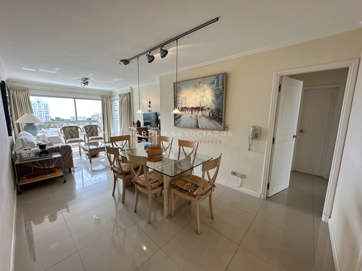 Espectacular apartamento en venta de 3 dormitorios en torre Triangulo, Punta del Este