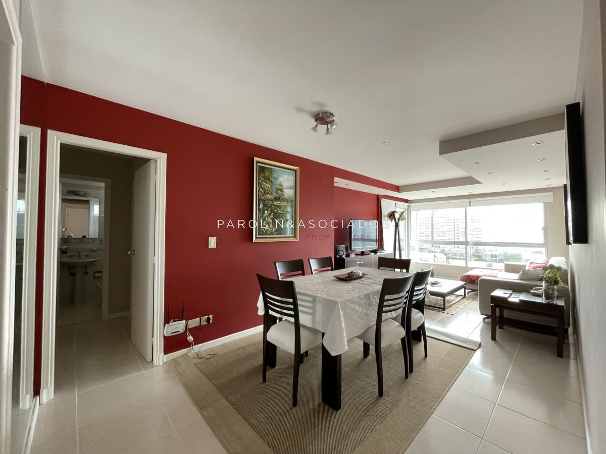 Apartamento de 3 dormitorios con amenities en Punta del Este.
