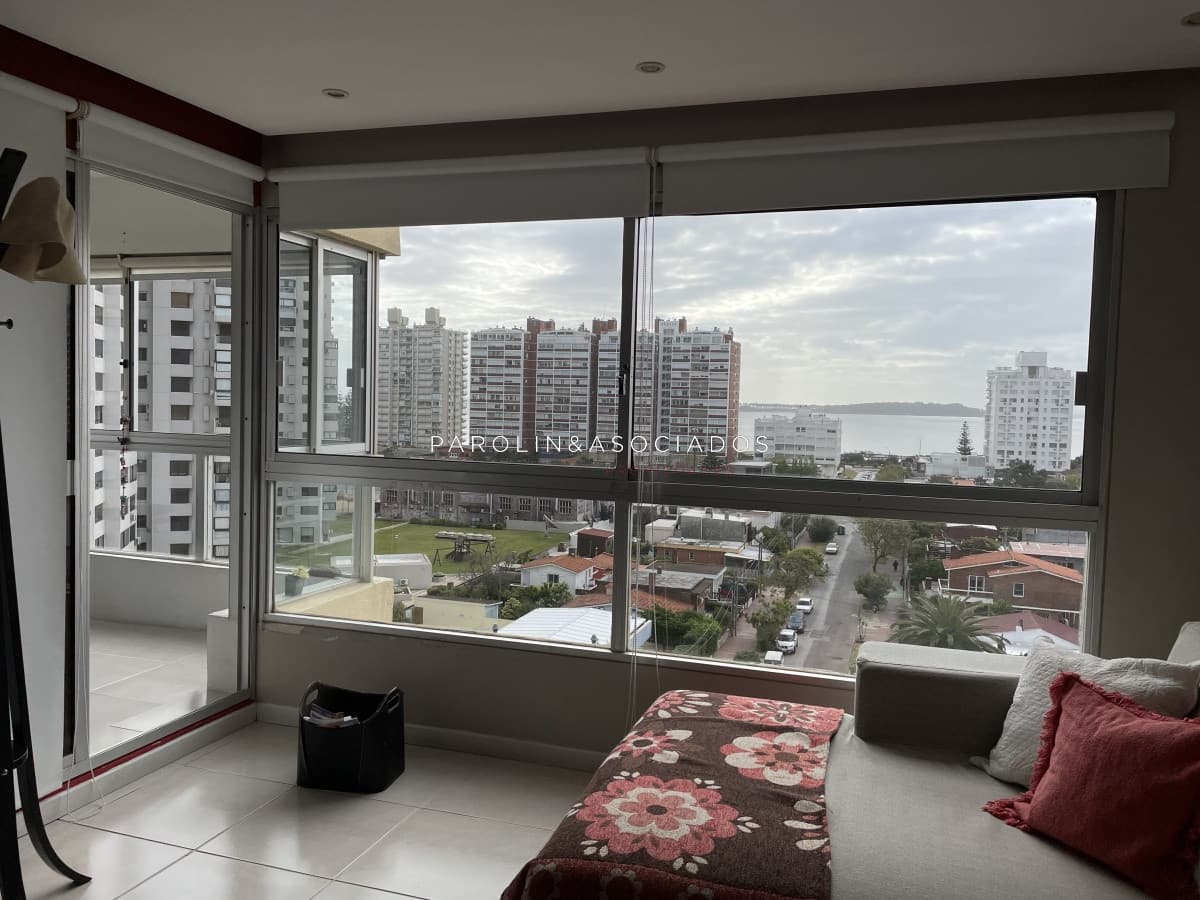 Apartamento de 3 dormitorios con amenities en Punta del Este.