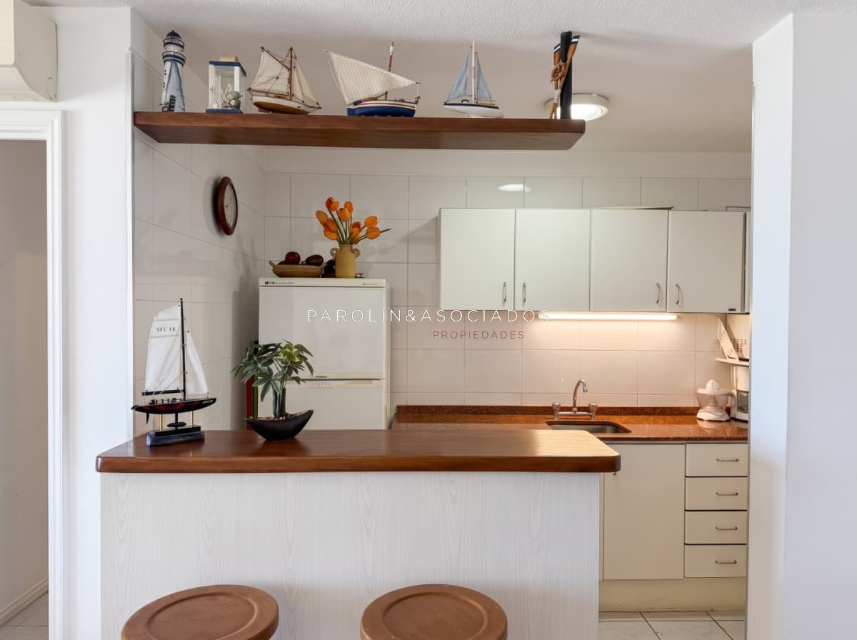 Apartamento en venta de 2 dormitorios con vista al mar