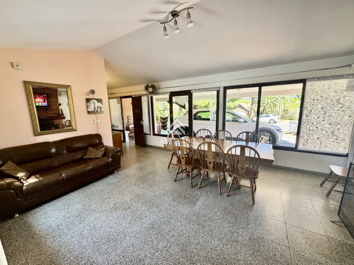 Casa ID.5936 - Venta casa 3 dormitorios playa mansa Punta del Este