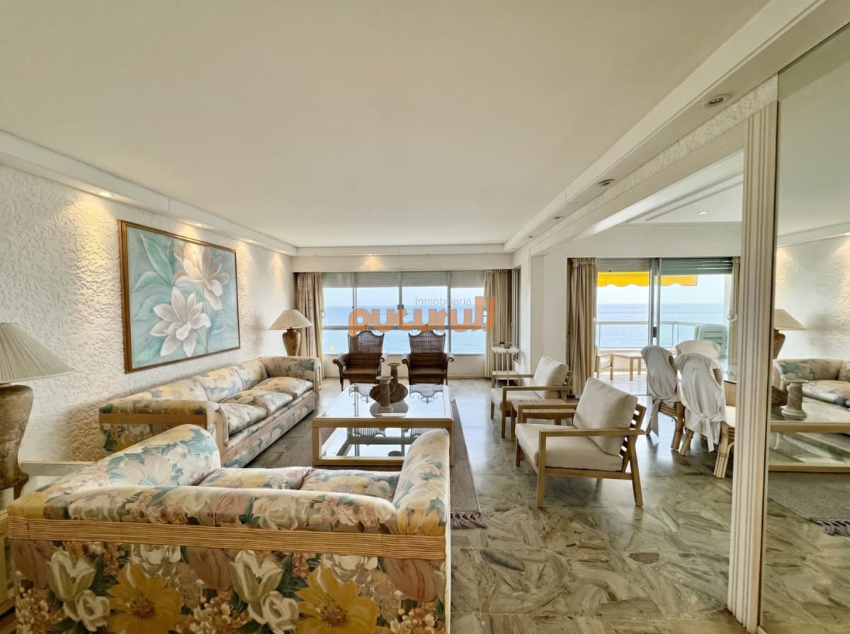 Apartamento en venta en primera línea de la Playa Mansa, Punta del Este — 130 m² con vista al mar