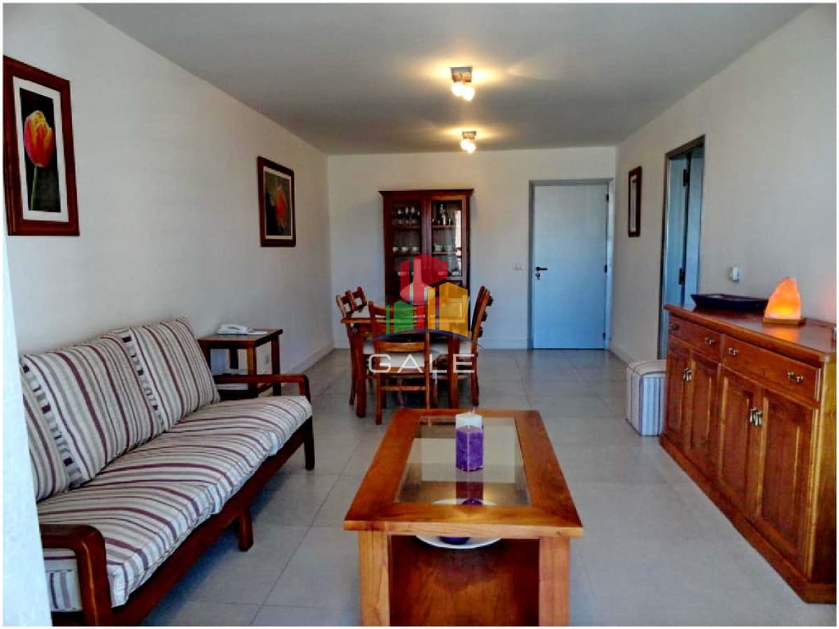 Gale Propiedades & Escribanía Apartamento ID.4027 -  Muy lindo apartamento en piso alto , torre con todos y muy buenos servicios.